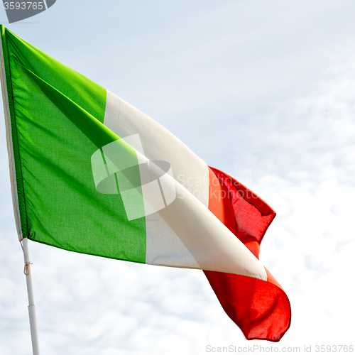 Image of italy   waving flag in the blue sky  colour and wave