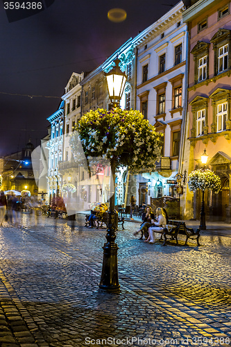 Image of Rynok Square in Lviv at night