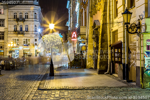 Image of Rynok Square in Lviv at night