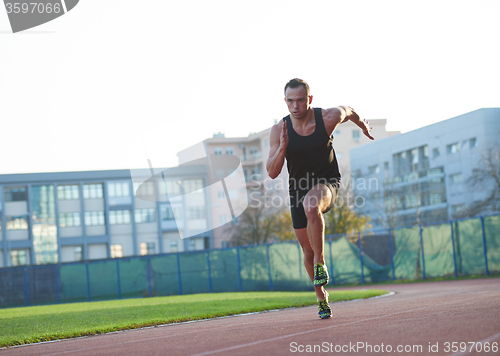 Image of Athletic man start