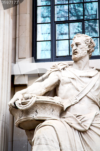 Image of marble and statue in old city of london  