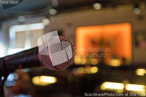 Image of microphone close up