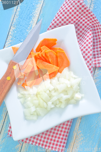Image of raw carrot and onion