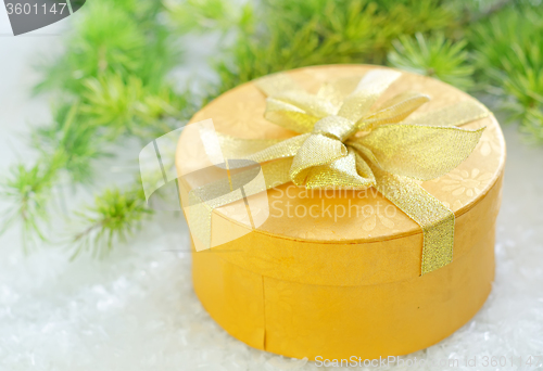 Image of box for present