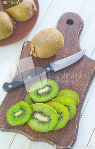 Image of fresh kiwi