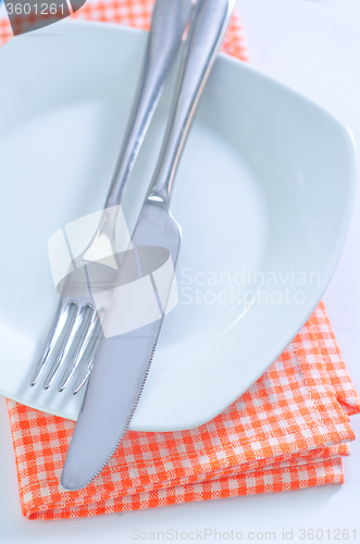Image of fork and knife on plate