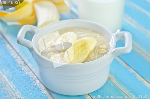 Image of oat flakes with banana