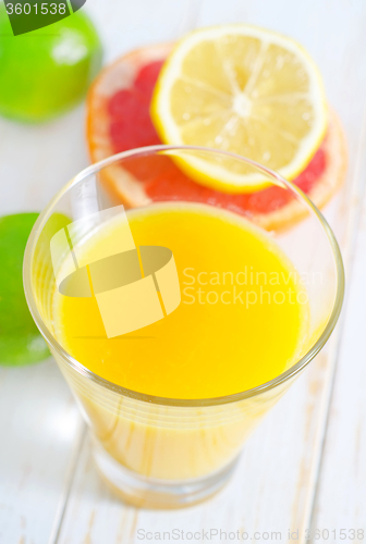 Image of juice with fruit