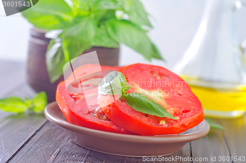 Image of tomato and basil