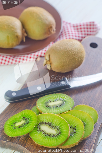 Image of fresh kiwi