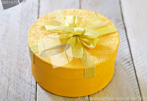 Image of box for present