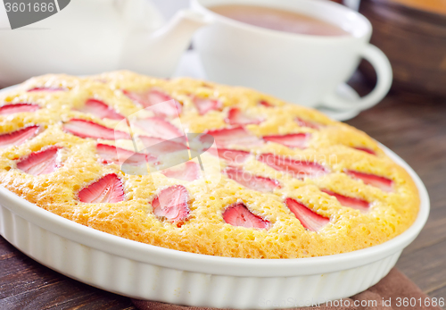 Image of pie with strawberry