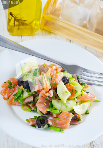 Image of salad with salmon