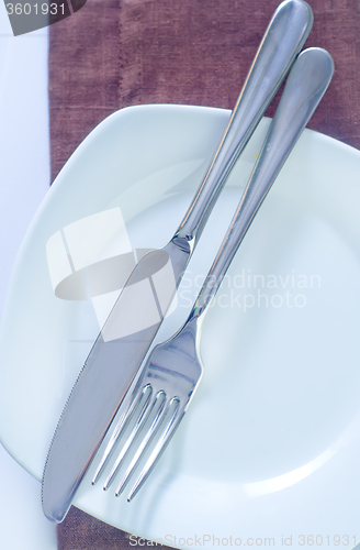 Image of fork and knife on plate