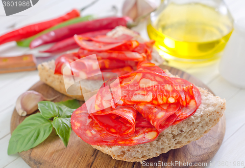 Image of bread with salami