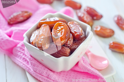 Image of dates in bowl