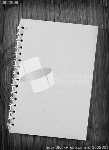 Image of note on wooden backgrounds