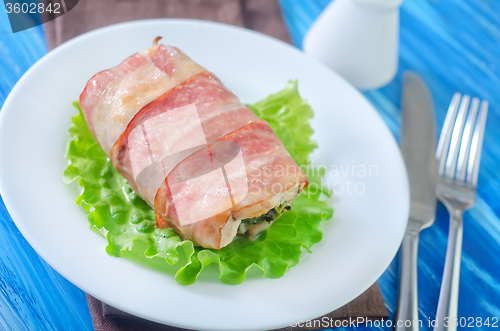 Image of chicken roll with bacon