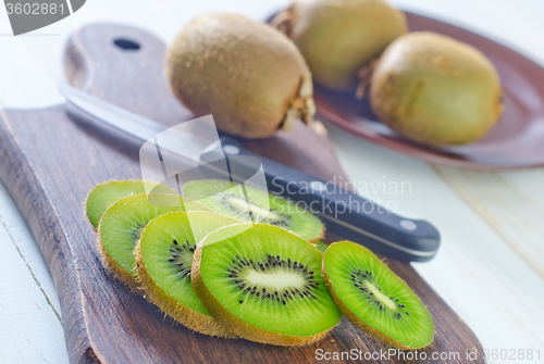 Image of fresh kiwi