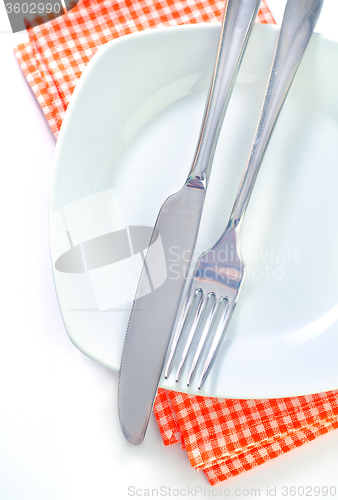 Image of fork and knife on plate