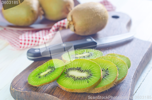 Image of fresh kiwi