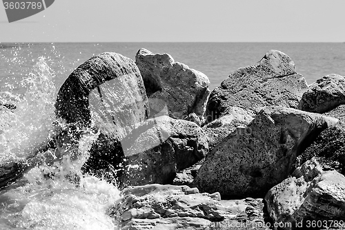 Image of Wave on a cliff