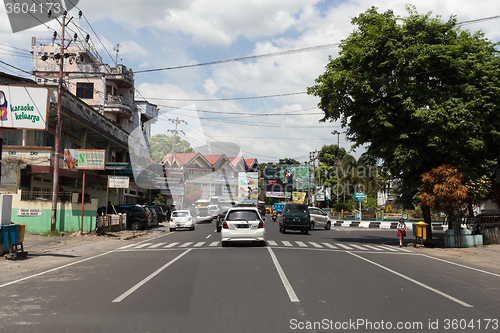 Image of Morning traffic on Manado street