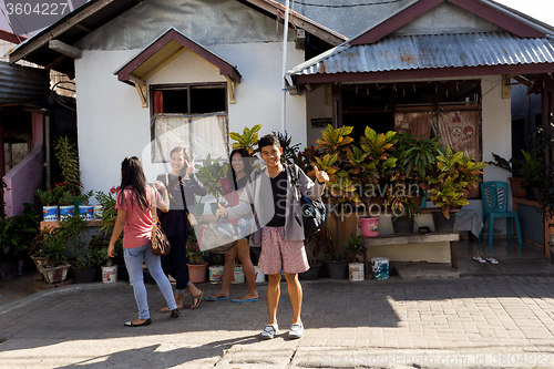 Image of Indonesian teenagers in Manado shantytown