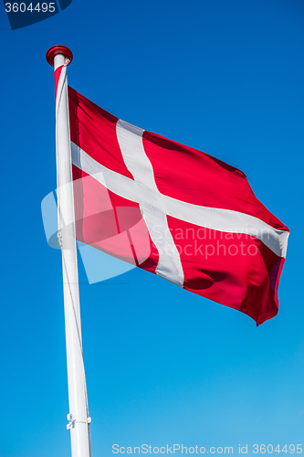 Image of Danish flag on a flag pole