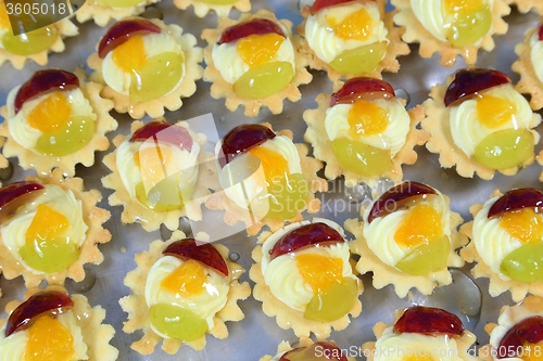 Image of Mini tart cakes.