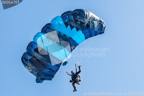 Image of Paratrooper man descends