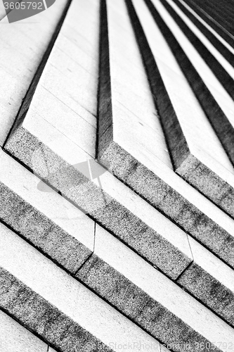 Image of in london  monument old steps and marble ancien line 