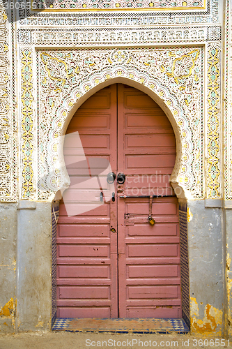 Image of historical in   style africa   wood and metal rusty