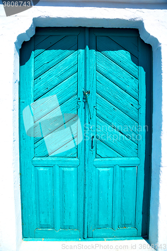 Image of blue door in  