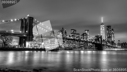 Image of Brooklyn bridge at dusk, New York City.