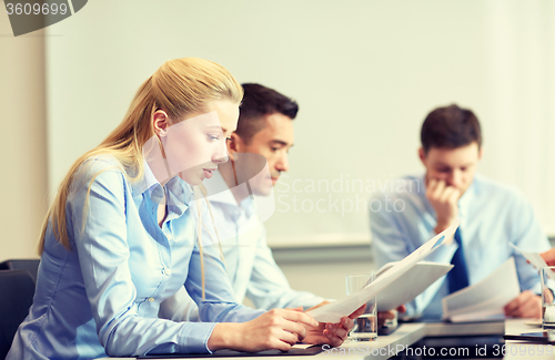 Image of business people having problem in office