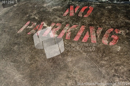 Image of No parking

