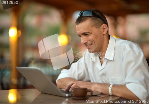 Image of Man with laptop