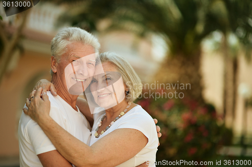 Image of couple at tropic hotel
