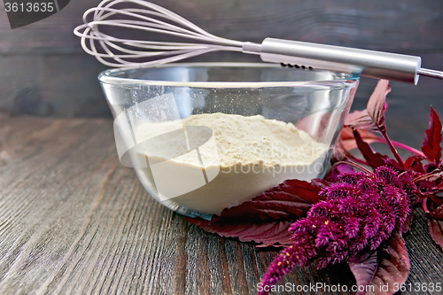 Image of Flour amaranth in glass bowl on board