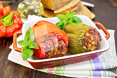 Image of Pepper stuffed meat in brown roaster