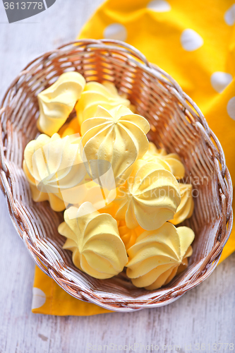 Image of mini meringues