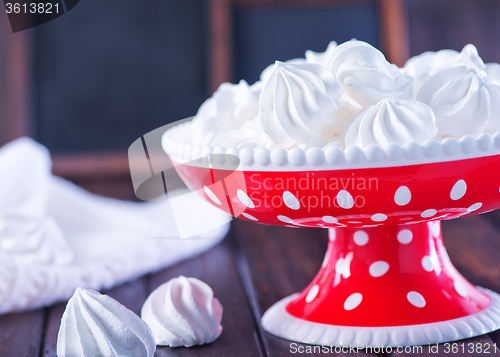 Image of mini meringues