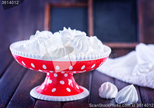 Image of mini meringues