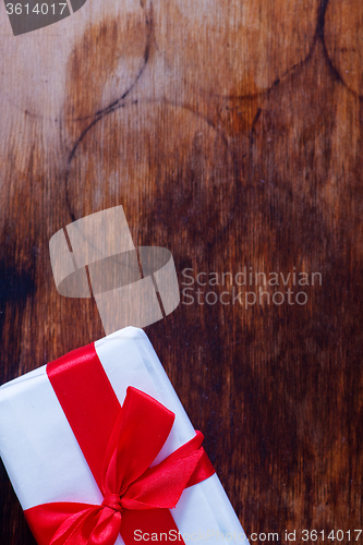 Image of box for present