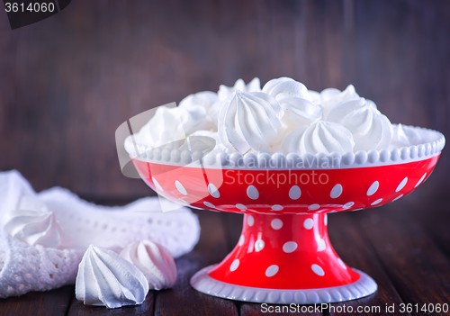 Image of mini meringues