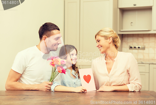 Image of happy family celebrating mothers day