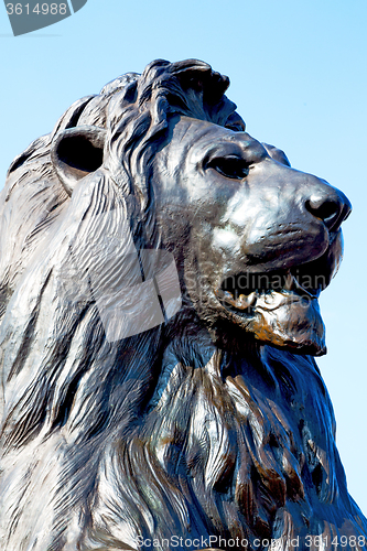 Image of marble   statue in old   of london england