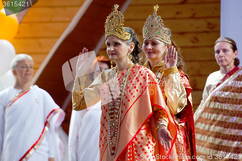 Image of Indian dancers on a scene