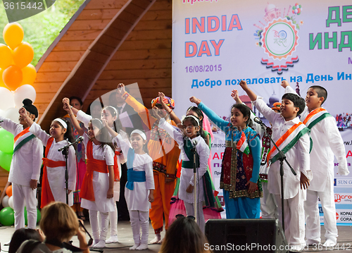 Image of Kids of Center of India folk art sing